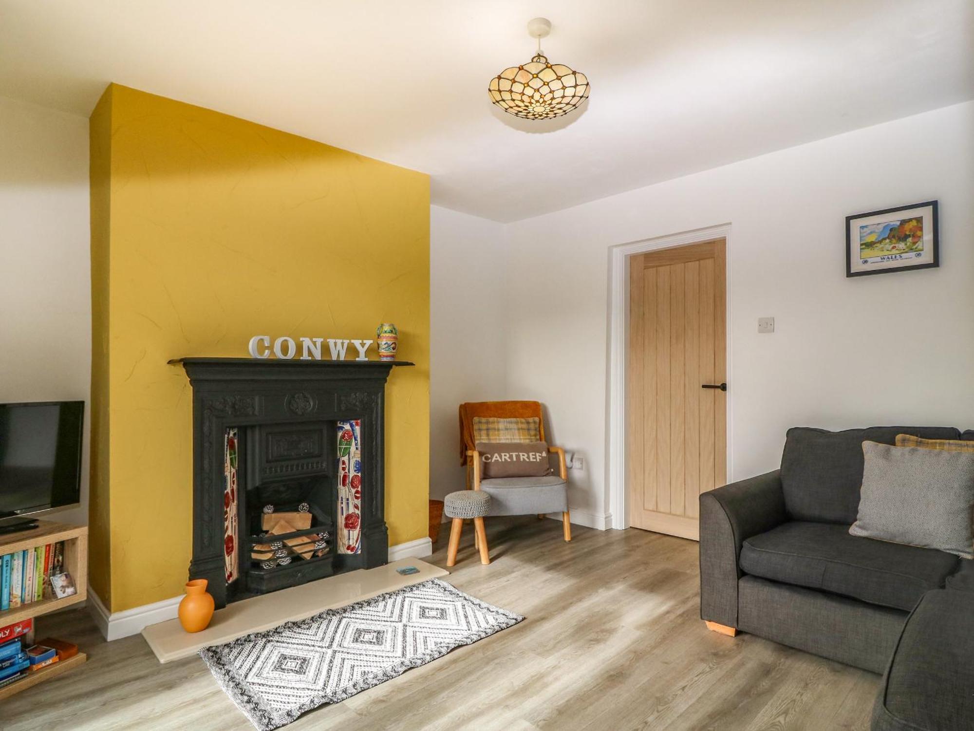 Holiday home Platform 13 Railway Llandudno Junction