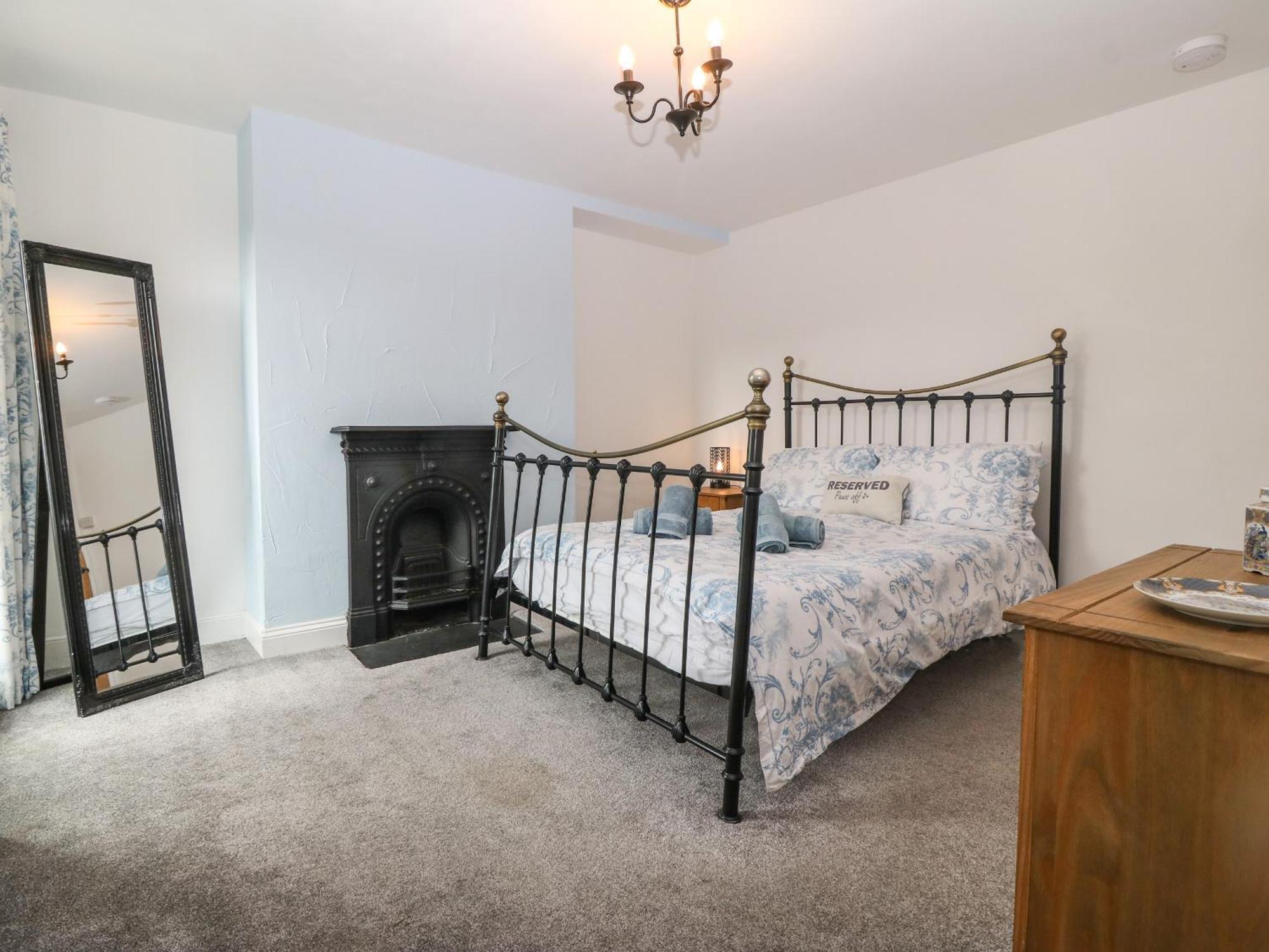 Platform 13 Railway Holiday home Llandudno Junction